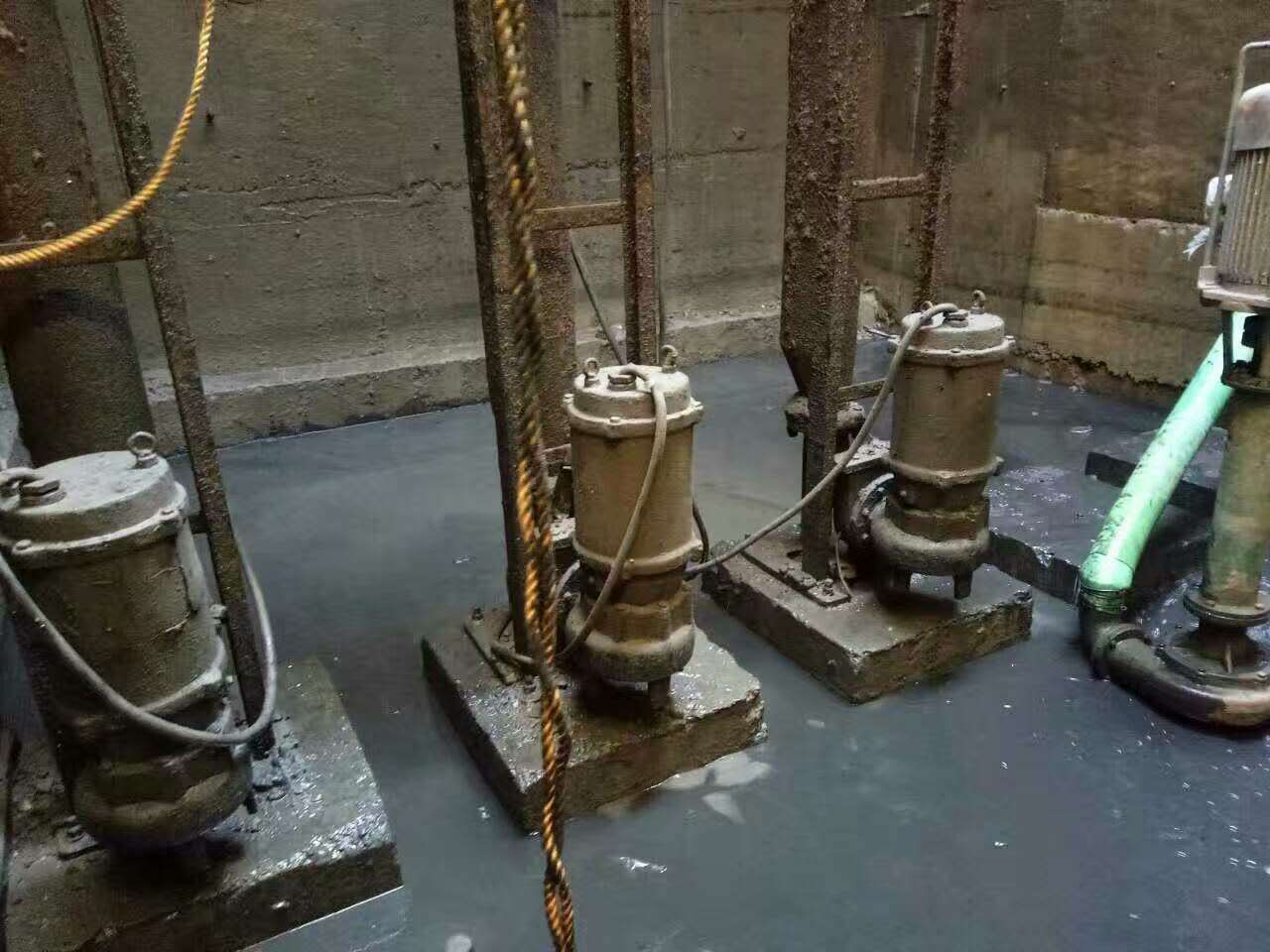 中原污水池清理